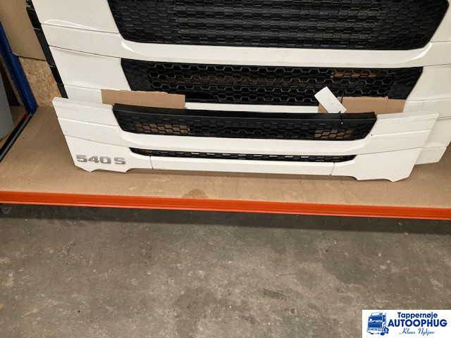 Scania S nederste front grille panel