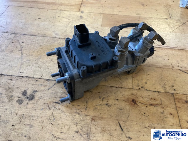 DAF Foot brake valve - DAF 2136030